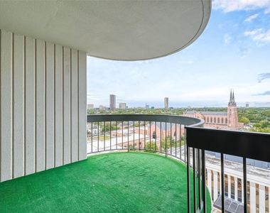 5001 Woodway Drive - Photo Thumbnail 12