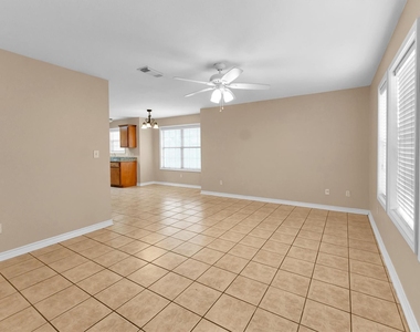 112 Vista Way - Photo Thumbnail 5