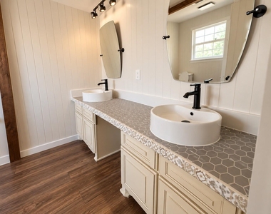 676 Ravensworth Drive - Photo Thumbnail 13