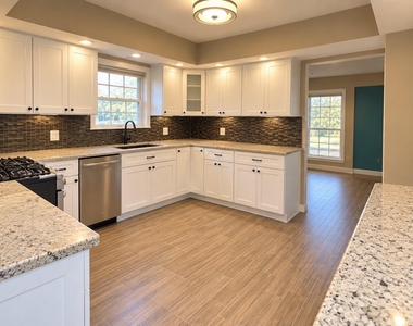 676 Ravensworth Drive - Photo Thumbnail 5