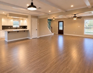 676 Ravensworth Drive - Photo Thumbnail 4
