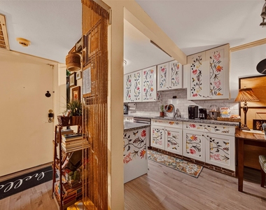 8419 Hearth Drive - Photo Thumbnail 19