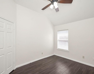 14903 Meridian Park Lane - Photo Thumbnail 31