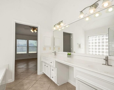 14903 Meridian Park Lane - Photo Thumbnail 22