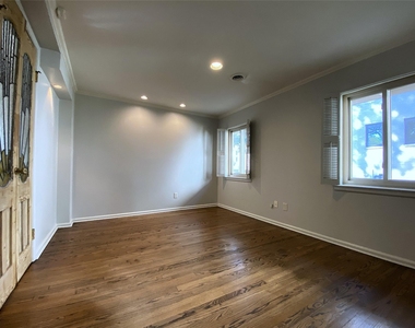 3207 Banbury Place - Photo Thumbnail 5