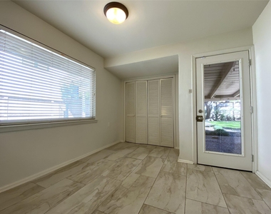 3207 Banbury Place - Photo Thumbnail 7