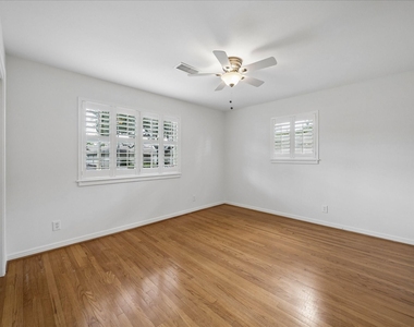 7623 Meadowvale Drive - Photo Thumbnail 18