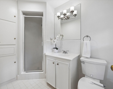7623 Meadowvale Drive - Photo Thumbnail 17