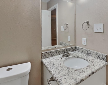 11218 Angelique Drive - Photo Thumbnail 8