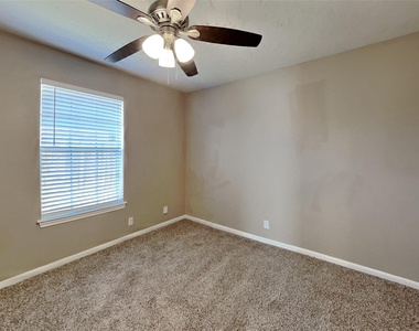 11218 Angelique Drive - Photo Thumbnail 14