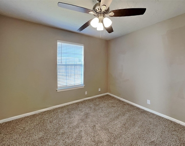 11218 Angelique Drive - Photo Thumbnail 15
