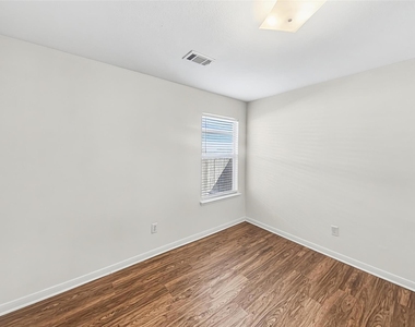 4214 Pecos River Drive - Photo Thumbnail 10