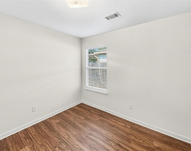 4214 Pecos River Drive - Photo Thumbnail 13