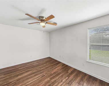 4214 Pecos River Drive - Photo Thumbnail 6