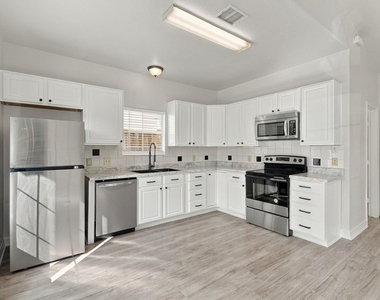16872 Kempwood - Photo Thumbnail 6
