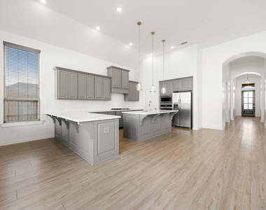7315 Camden Crestwood Way - Photo Thumbnail 10