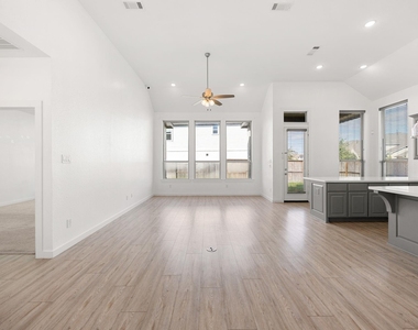 7315 Camden Crestwood Way - Photo Thumbnail 5