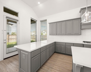 7315 Camden Crestwood Way - Photo Thumbnail 13
