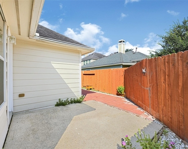 12943 Palm Leaf Court - Photo Thumbnail 21