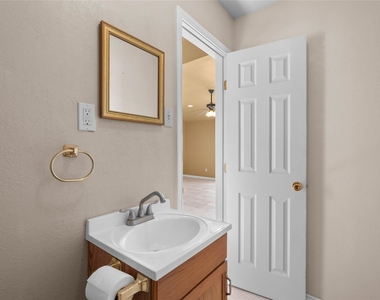 7108 E Hunter Drive - Photo Thumbnail 17