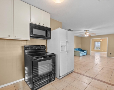 7108 E Hunter Drive - Photo Thumbnail 12