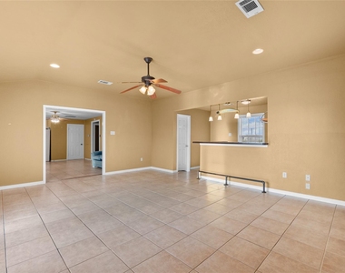 7108 E Hunter Drive - Photo Thumbnail 10