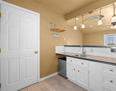 7108 E Hunter Drive - Photo Thumbnail 18