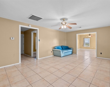 7108 E Hunter Drive - Photo Thumbnail 5