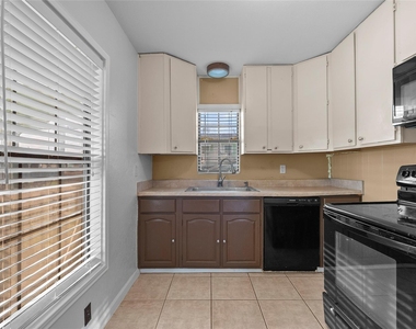 7108 E Hunter Drive - Photo Thumbnail 11