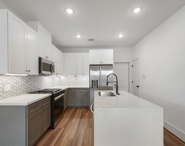 881 Rachel Street - Photo Thumbnail 9