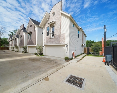 881 Rachel Street - Photo Thumbnail 1