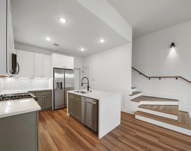 881 Rachel Street - Photo Thumbnail 10