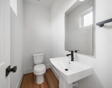 881 Rachel Street - Photo Thumbnail 11