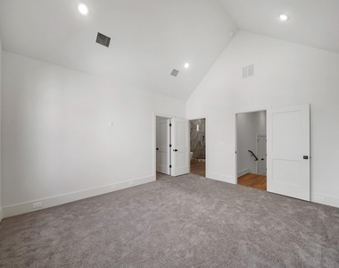 881 Rachel Street - Photo Thumbnail 18