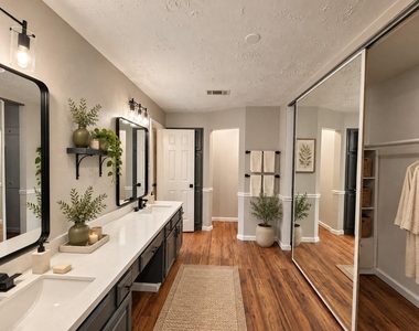 2118 Creston Drive - Photo Thumbnail 17