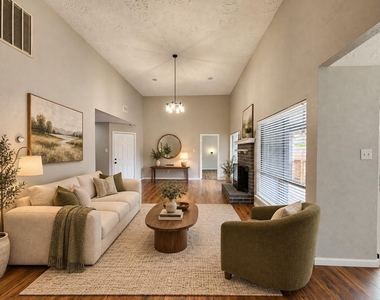 2118 Creston Drive - Photo Thumbnail 4