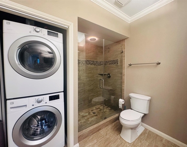 3231 Allen Parkway - Photo Thumbnail 7