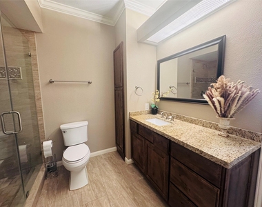 3231 Allen Parkway - Photo Thumbnail 6
