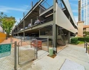 3231 Allen Parkway - Photo Thumbnail 9