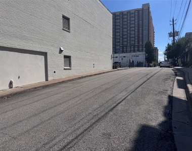 3231 Allen Parkway - Photo Thumbnail 17