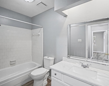 1323 Castle Glen Drive - Photo Thumbnail 22