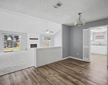 1323 Castle Glen Drive - Photo Thumbnail 8