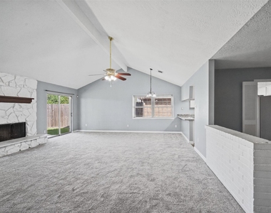 1323 Castle Glen Drive - Photo Thumbnail 10