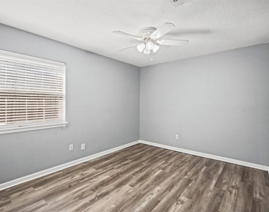 1323 Castle Glen Drive - Photo Thumbnail 18