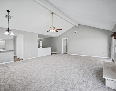 1323 Castle Glen Drive - Photo Thumbnail 11
