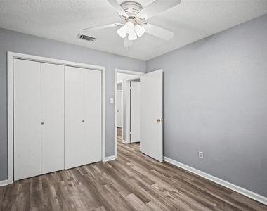 1323 Castle Glen Drive - Photo Thumbnail 17