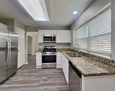 18150 Forest Cedars Drive - Photo Thumbnail 4