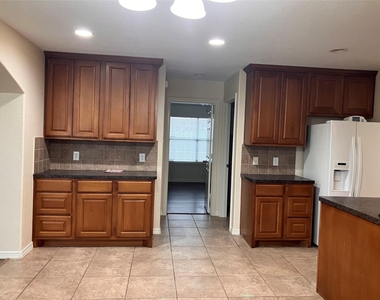 27 Prairie Oaks Drive - Photo Thumbnail 24
