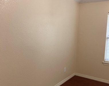 27 Prairie Oaks Drive - Photo Thumbnail 10