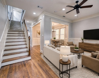 426 W 25th Street - Photo Thumbnail 2